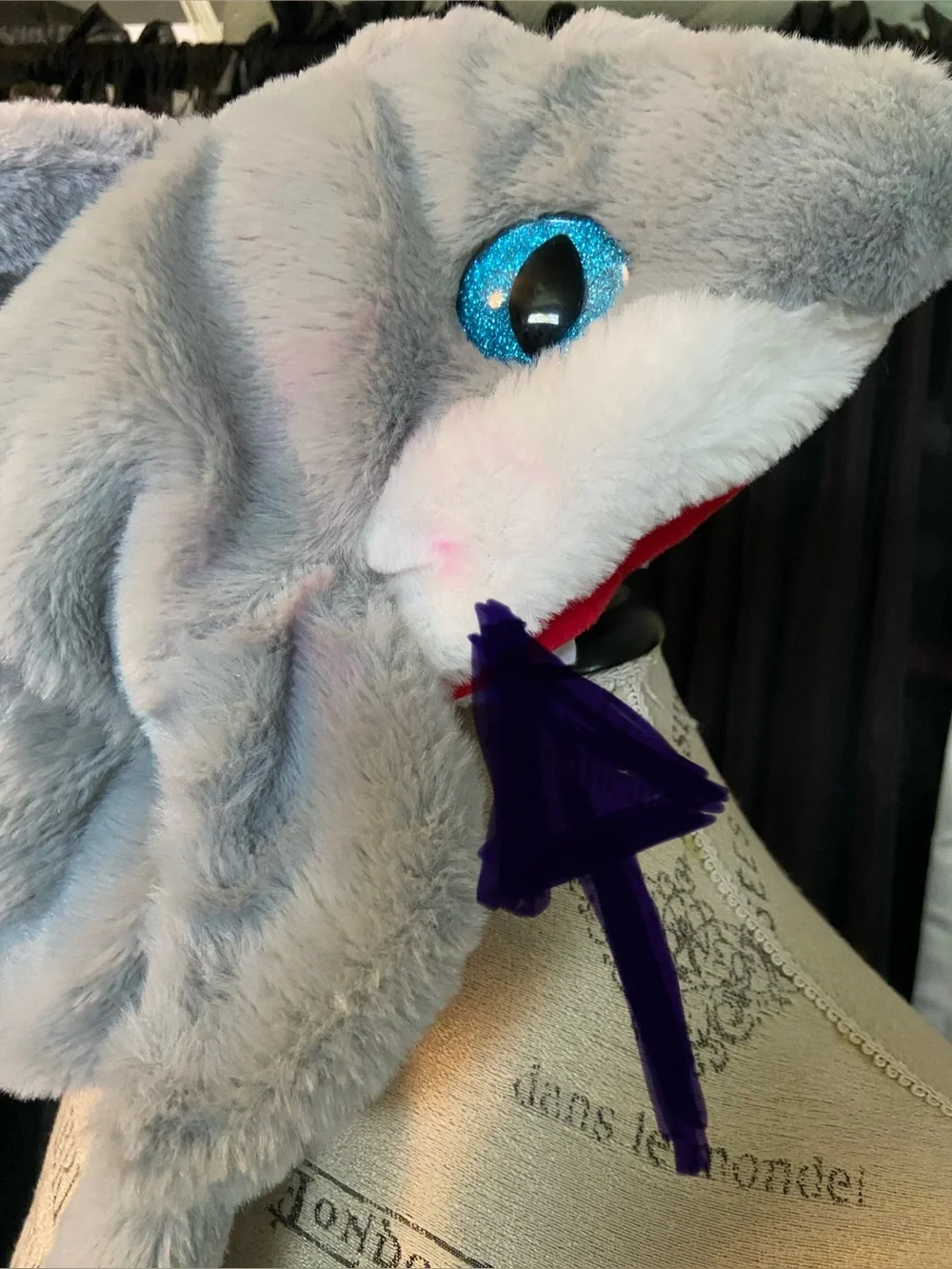 “Live action” Shark Hat with Ears that move when you squeeze the air balls🦈❤️